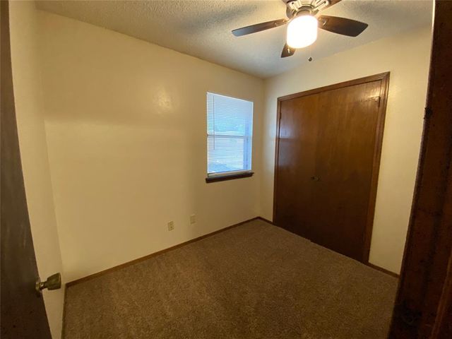 517 Peppertree Lane, Midwest City, OK 73110