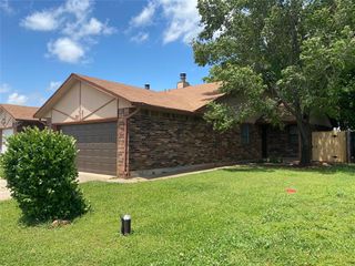517 Peppertree Lane, Midwest City, OK 73110