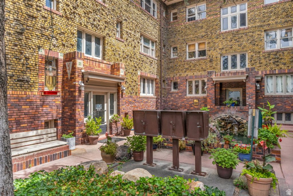 86 N B #8, Salt Lake City, UT 84103 — photo 4