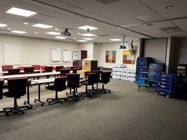 3005 Tollview Drive, Rolling Meadows, IL 60008