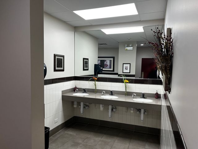 3005 Tollview Drive, Rolling Meadows, IL 60008