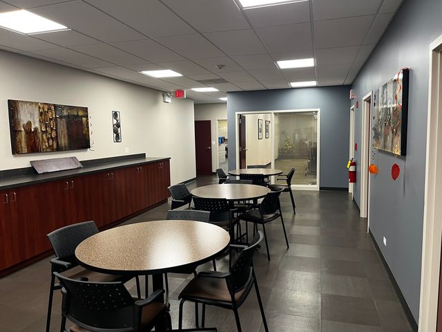 3005 Tollview Drive, Rolling Meadows, IL 60008