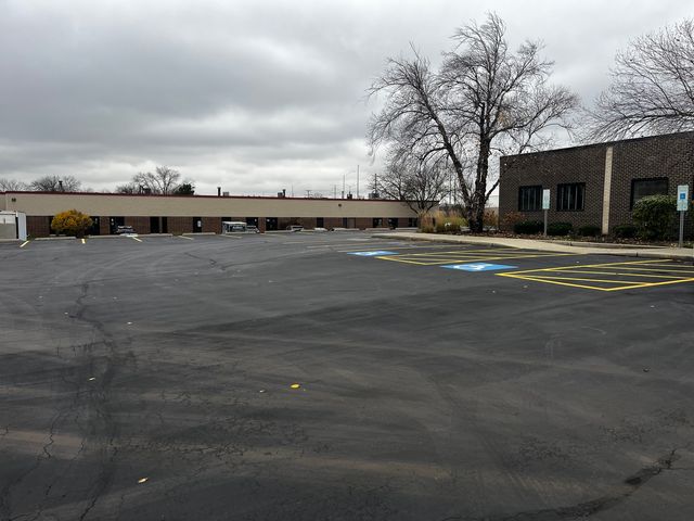 3005 Tollview Drive, Rolling Meadows, IL 60008