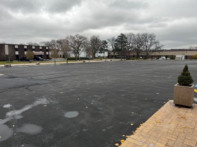 3005 Tollview Drive, Rolling Meadows, IL 60008