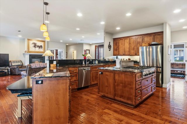 576 Chimney Hill Ct, Angels Camp, CA 95222