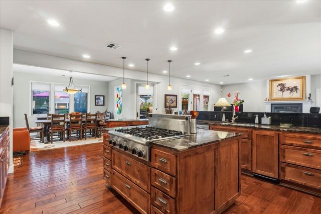 576 Chimney Hill Ct, Angels Camp, CA 95222