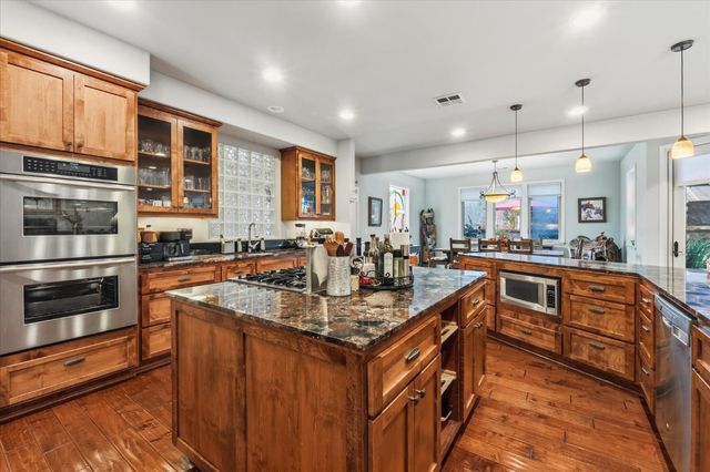 576 Chimney Hill Ct, Angels Camp, CA 95222