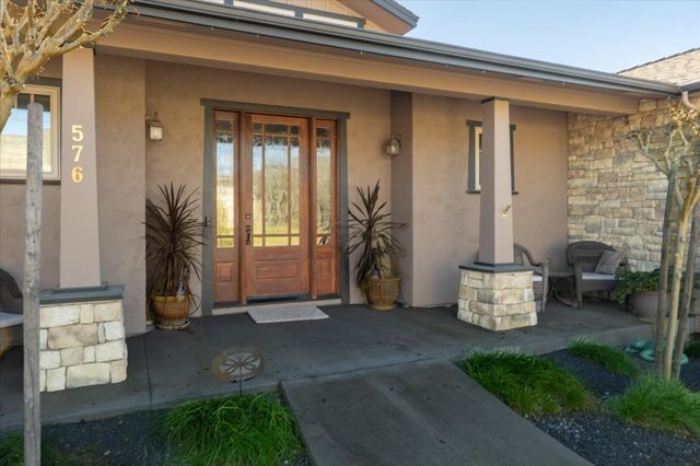 576 Chimney Hill Ct, Angels Camp, CA 95222