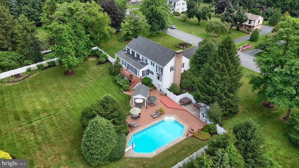 3 BANBURY RD, Hummelstown, PA 17036