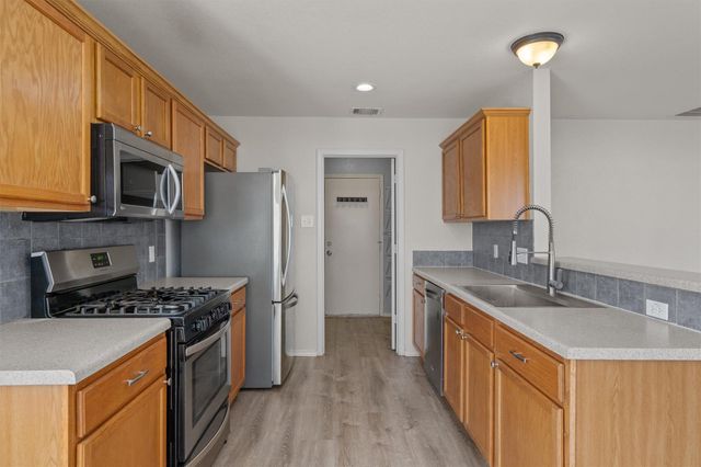 3515 Rock Shelf LN, Round Rock, TX 78681