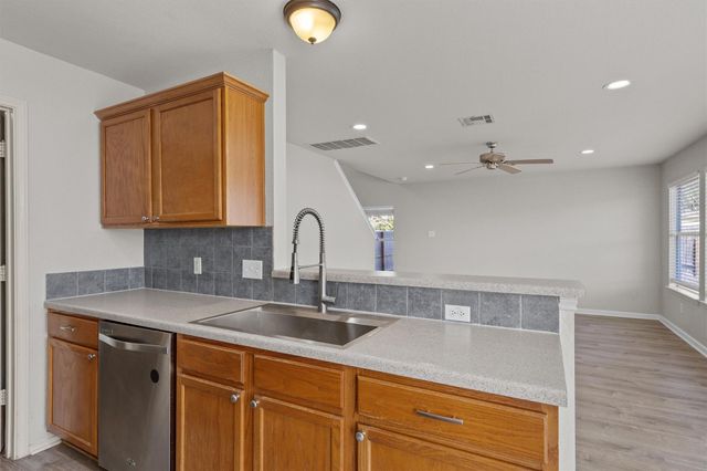 3515 Rock Shelf LN, Round Rock, TX 78681