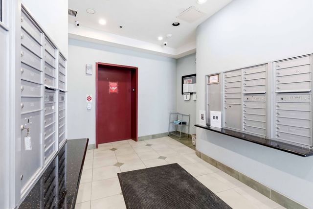 313 W 23rd Street 601, Chicago, IL 60616