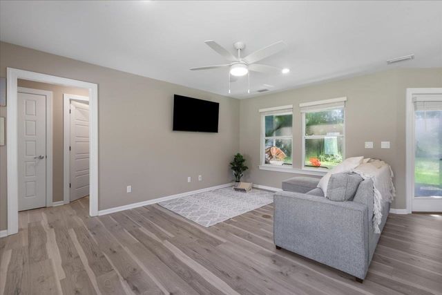 175 Oak Grove Lane, Quincy, FL 32351