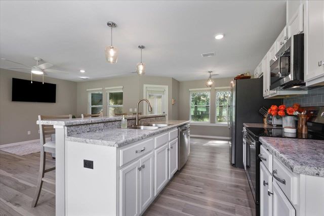 175 Oak Grove Lane, Quincy, FL 32351