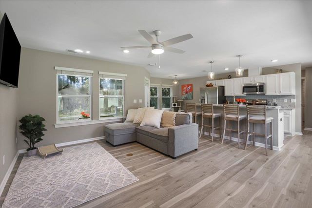 175 Oak Grove Lane, Quincy, FL 32351