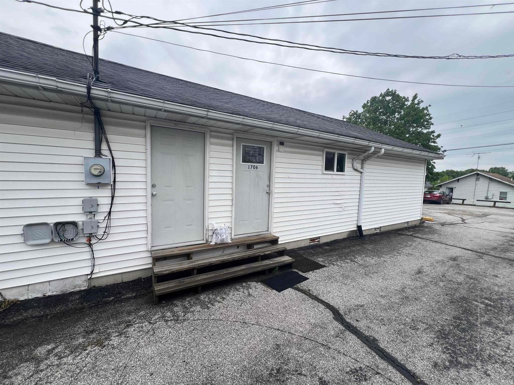 1708 24th Street, Bedford, IN 47421