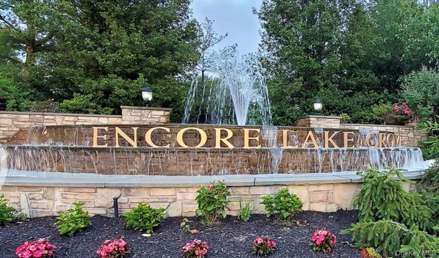 189 Symphony Drive, Lake Grove, NY 11755