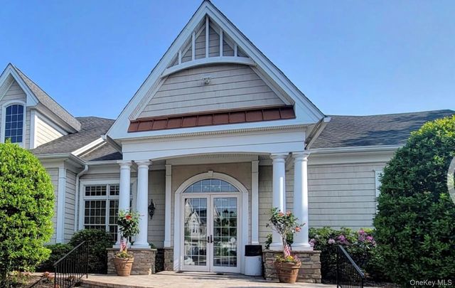 189 Symphony Drive, Lake Grove, NY 11755