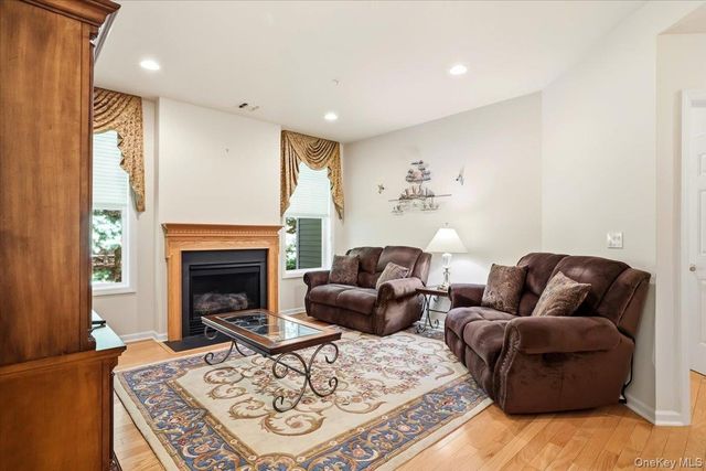 189 Symphony Drive, Lake Grove, NY 11755