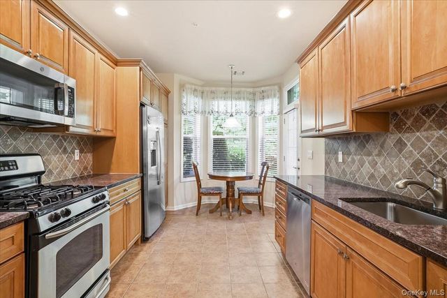 189 Symphony Drive, Lake Grove, NY 11755