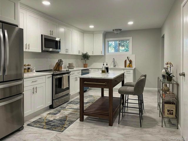 9 Holt Street, Amityville, NY 11701