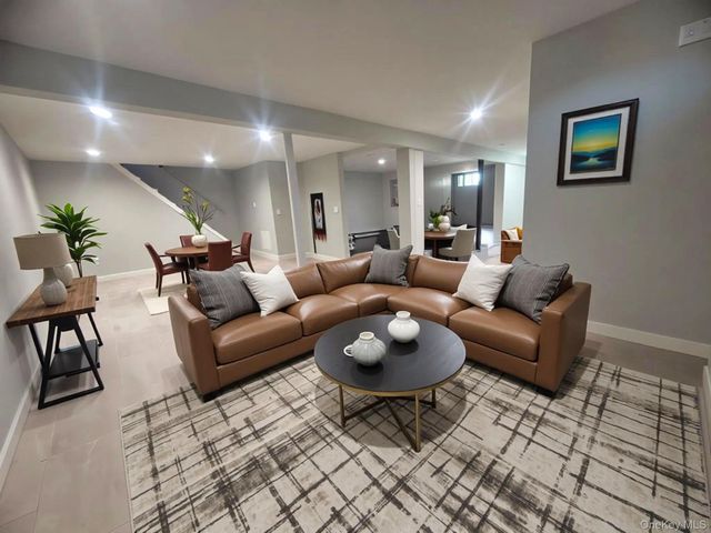 9 Holt Street, Amityville, NY 11701