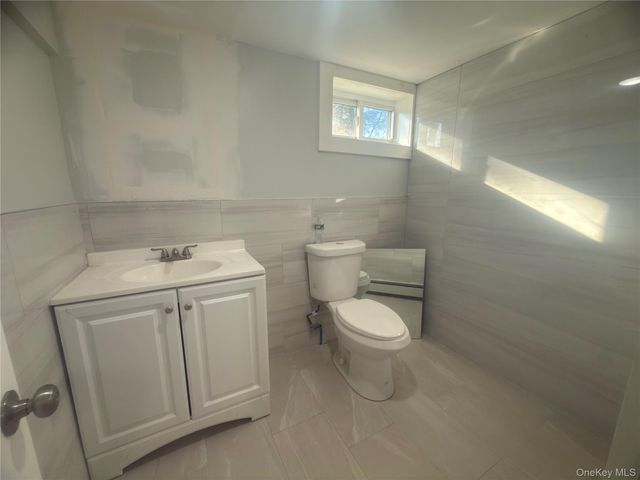 9 Holt Street, Amityville, NY 11701
