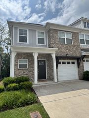 326 Banbury Dr, Gallatin, TN 37066