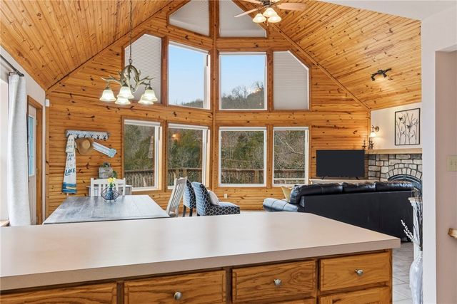 21299 Black Oak Drive, Garfield, AR 72732