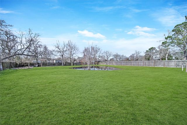 4614 Edgemore St Street, Santa Fe, TX 77517