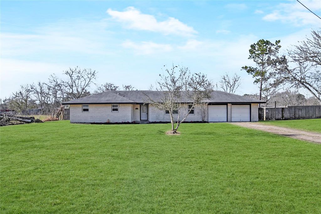 4614 Edgemore St Street, Santa Fe, TX 77517