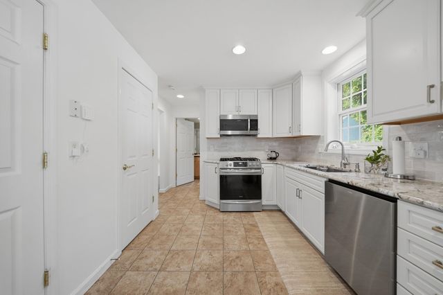 220 Arah Street, Manchester, NH 03104