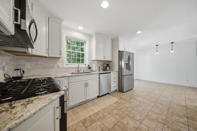 220 Arah Street, Manchester, NH 03104
