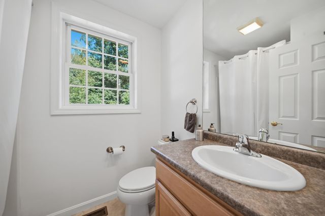 220 Arah Street, Manchester, NH 03104