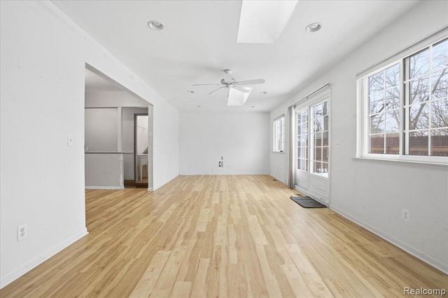 6360 Manson Drive, Waterford, MI 48329