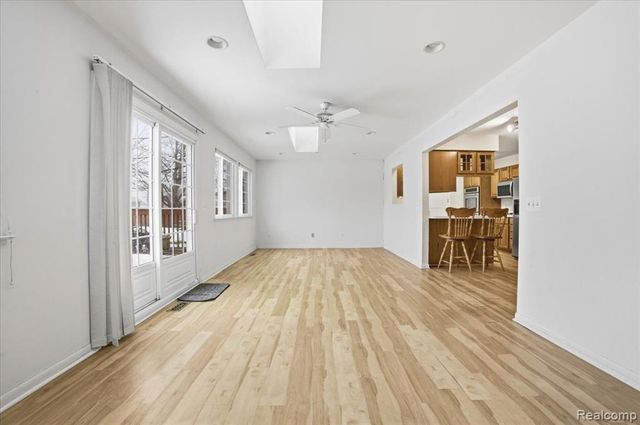 6360 Manson Drive, Waterford, MI 48329