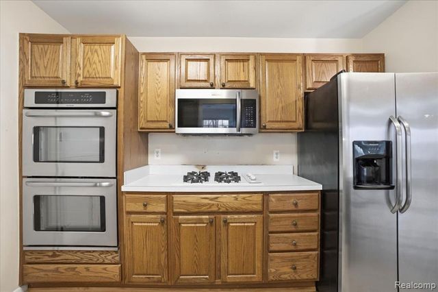 6360 Manson Drive, Waterford, MI 48329