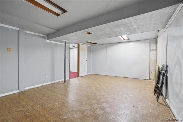 6360 Manson Drive, Waterford, MI 48329