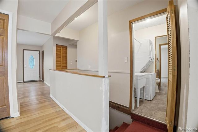 6360 Manson Drive, Waterford, MI 48329