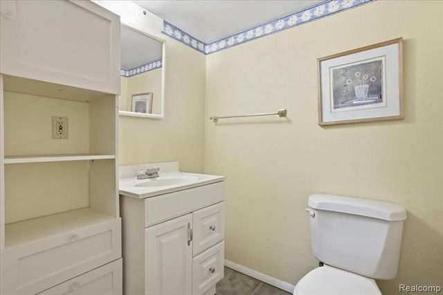 6360 Manson Drive, Waterford, MI 48329