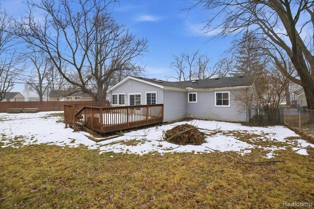 6360 Manson Drive, Waterford, MI 48329