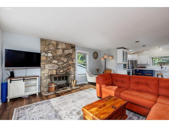 13165 Nw OVERTON St, Portland, OR 97229