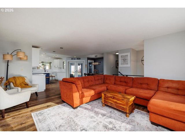 13165 Nw OVERTON St, Portland, OR 97229