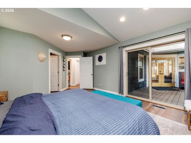 13165 Nw OVERTON St, Portland, OR 97229