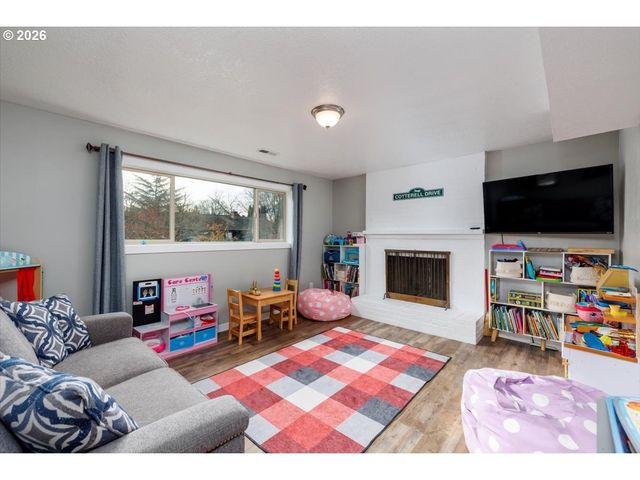 13165 Nw OVERTON St, Portland, OR 97229