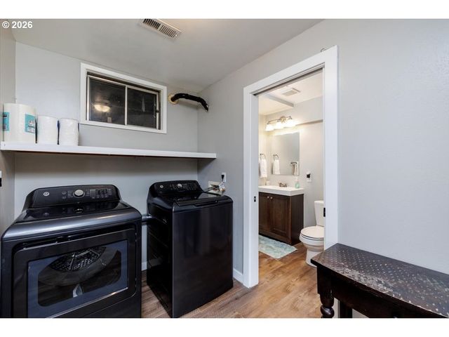 13165 Nw OVERTON St, Portland, OR 97229