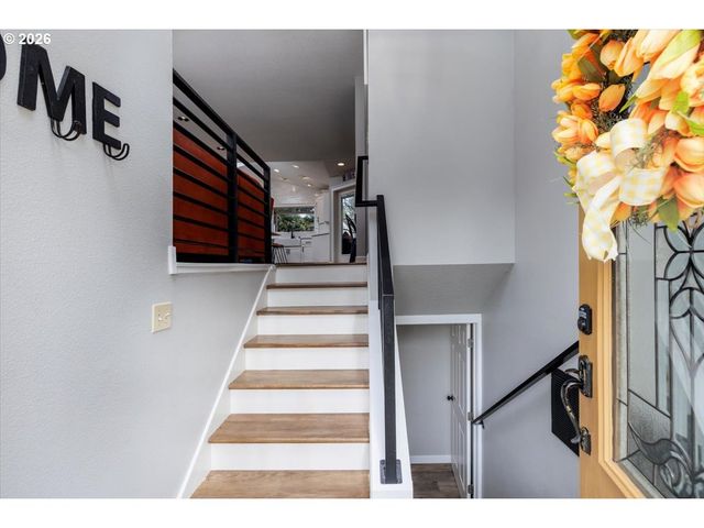 13165 Nw OVERTON St, Portland, OR 97229