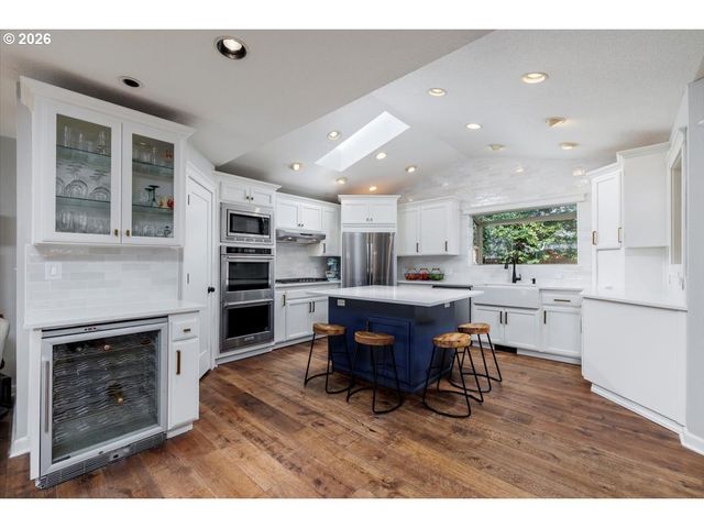 13165 Nw OVERTON St, Portland, OR 97229