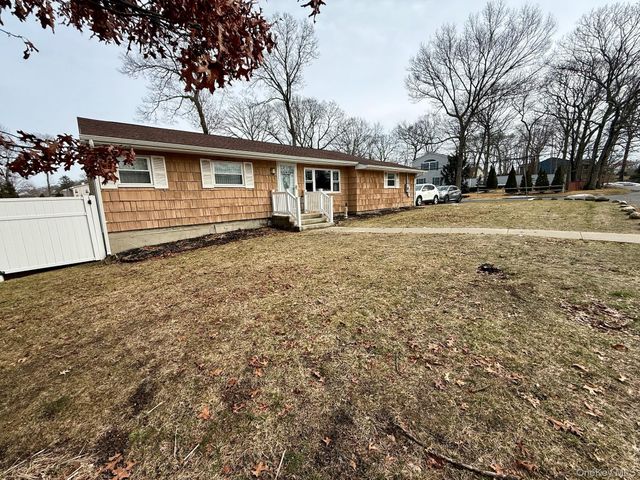 373 Port Avenue, Ronkonkoma, NY 11779