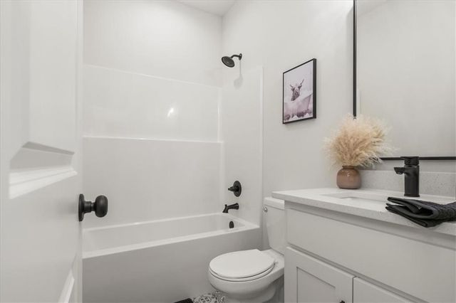 218 N Boardman Street, Pleasant Hill, MO 64080